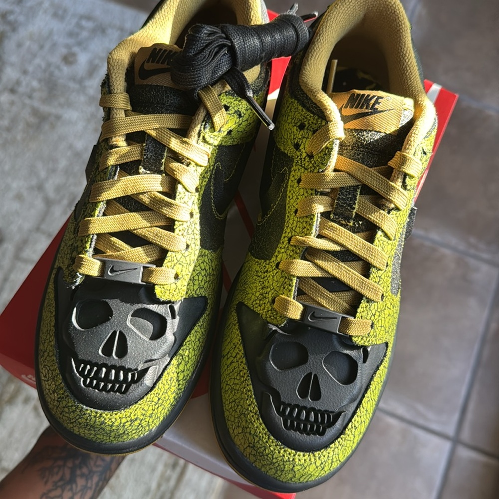 Nike Dunk Low “Halloween”